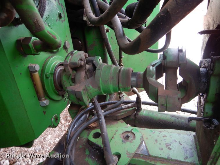 image for item GF9846 1990 John Deere 8760 4WD tractor