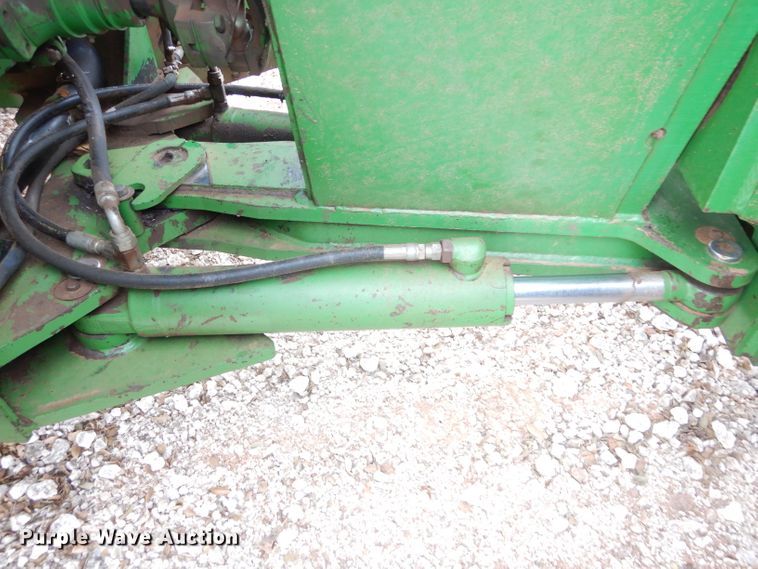 image for item GF9846 1990 John Deere 8760 4WD tractor