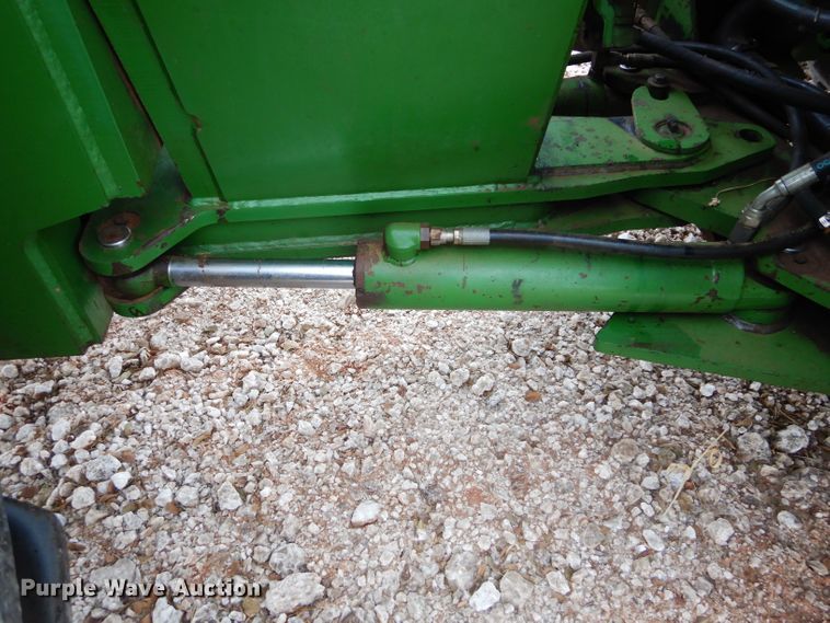 image for item GF9846 1990 John Deere 8760 4WD tractor