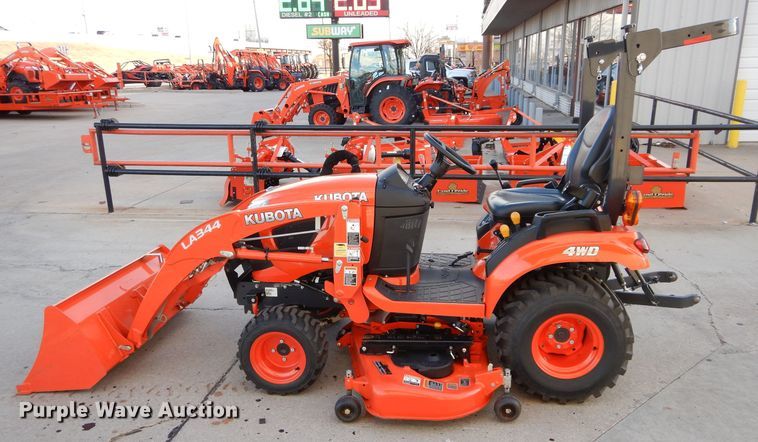 image for item GF9924 2018 Kubota BX2380 tractor