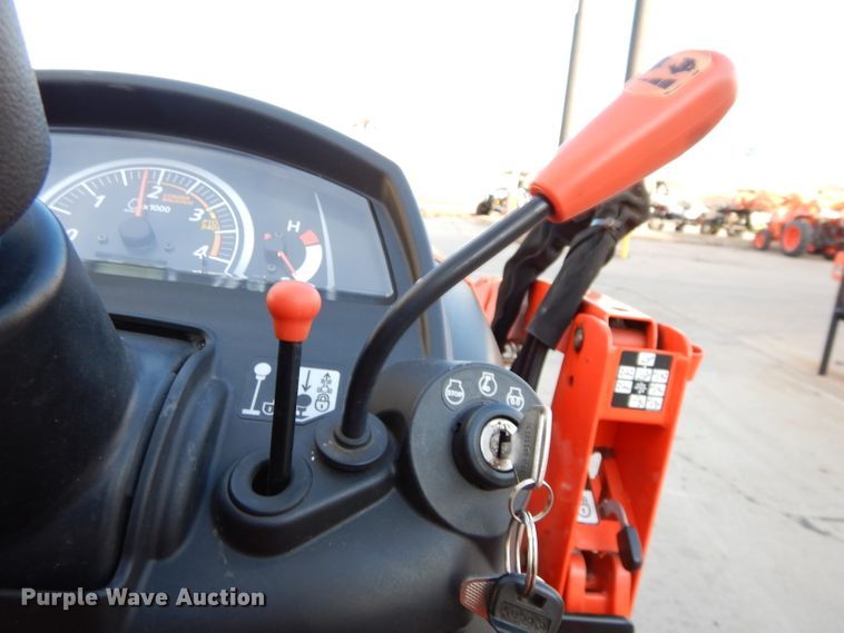 image for item GF9924 2018 Kubota BX2380 tractor