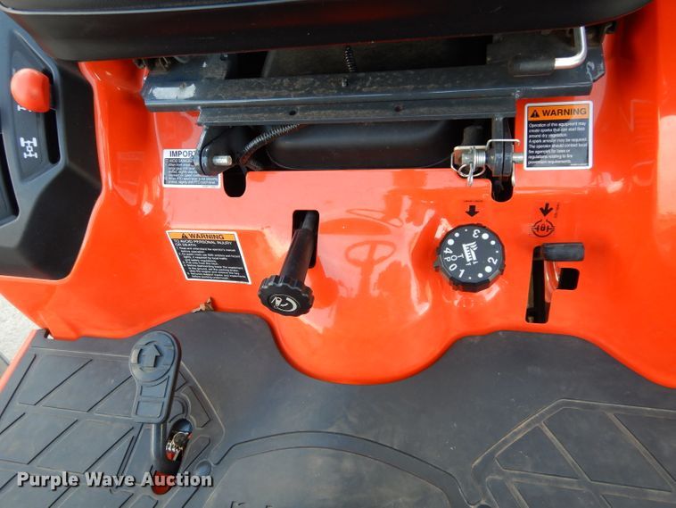 image for item GF9924 2018 Kubota BX2380 tractor