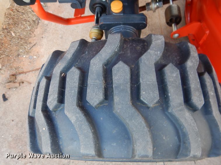 image for item GF9924 2018 Kubota BX2380 tractor
