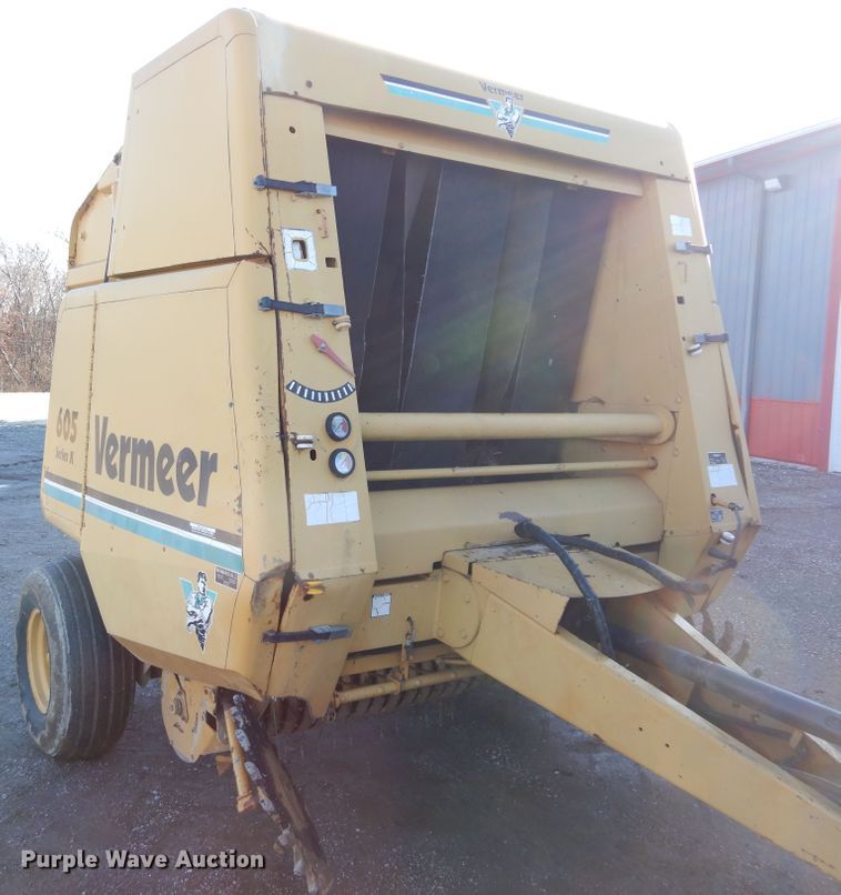 image for item H1210 1993 Vermeer 605 round baler