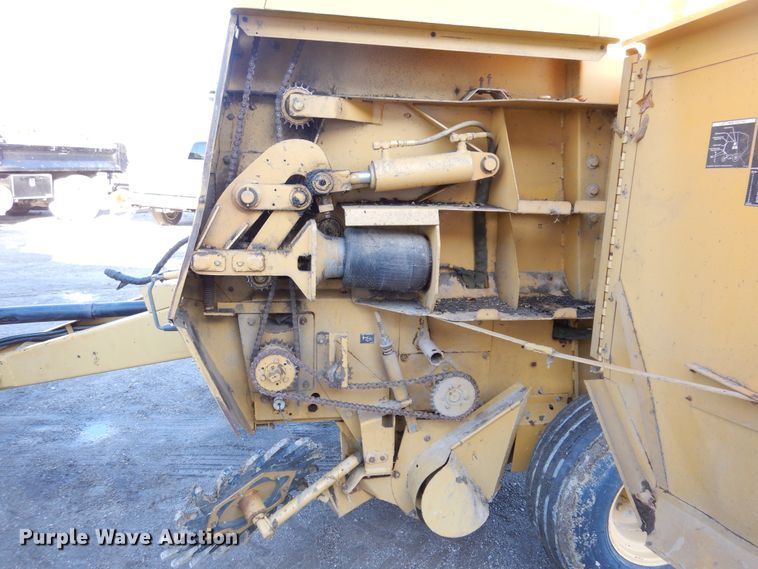 image for item H1210 1993 Vermeer 605 round baler