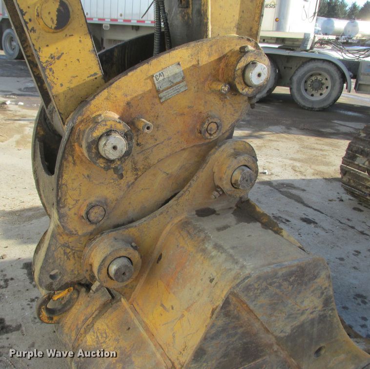 image for item DA8341 2004 Caterpillar 315C L excavator