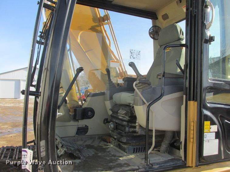 image for item DA8341 2004 Caterpillar 315C L excavator