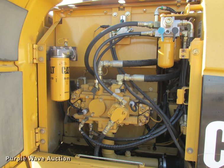 image for item DA8341 2004 Caterpillar 315C L excavator