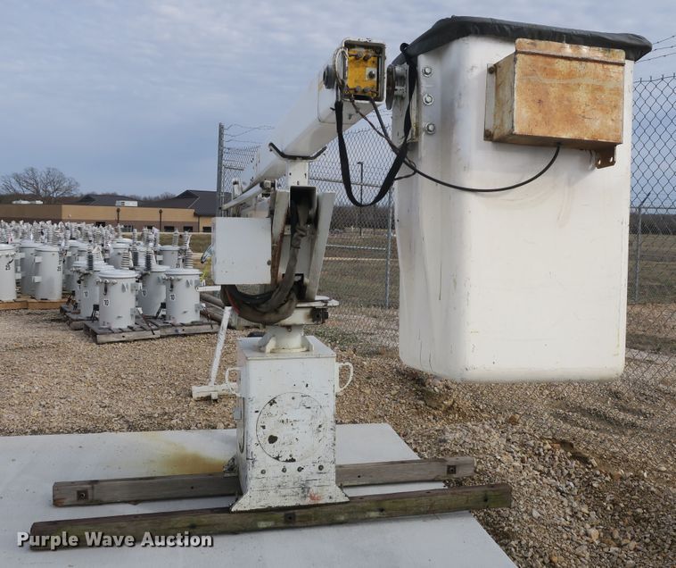 image for item DB10096 Duralift DFSL32 articulating, insulated boom