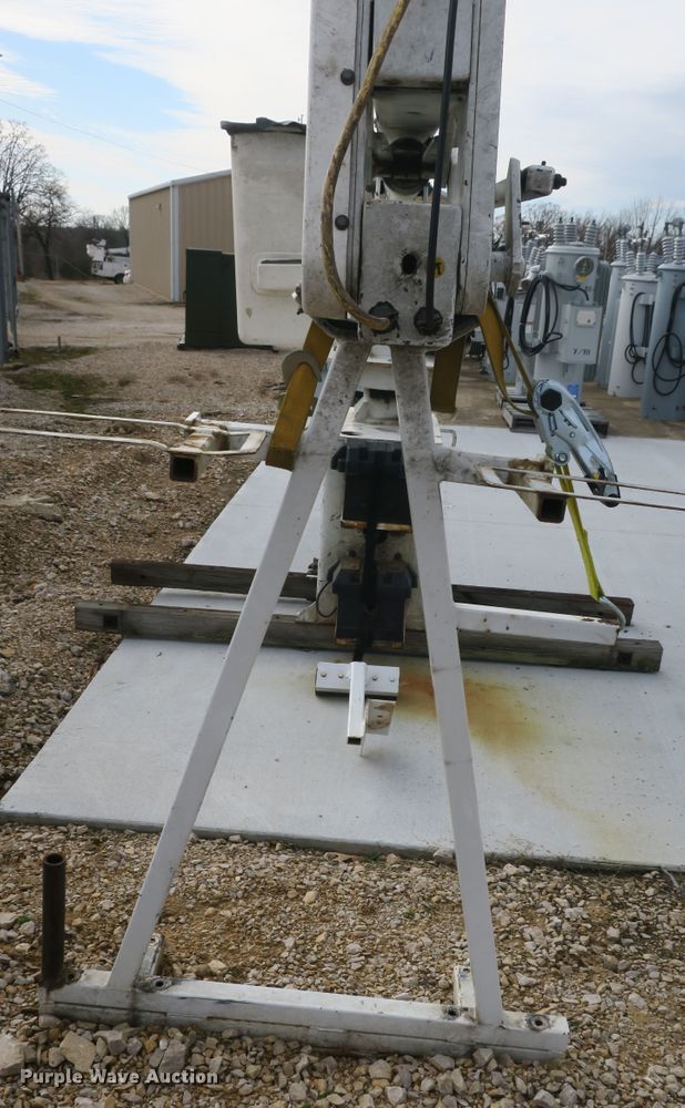 image for item DB10096 Duralift DFSL32 articulating, insulated boom