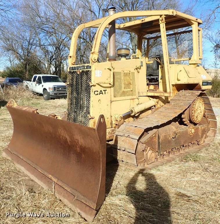 image for item DB7538 1986 Caterpillar D5H dozer