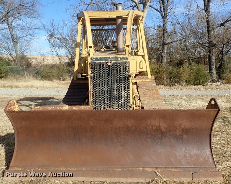 image for item DB7538 1986 Caterpillar D5H dozer