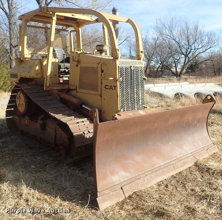 image for item DB7538 1986 Caterpillar D5H dozer