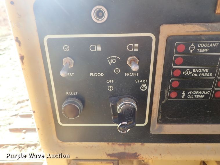 image for item DB7538 1986 Caterpillar D5H dozer