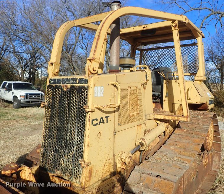 image for item DB7538 1986 Caterpillar D5H dozer