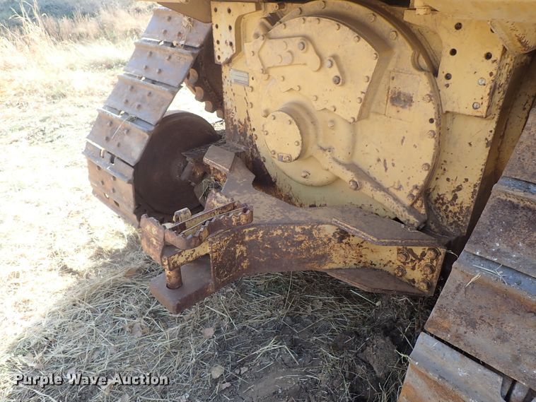 image for item DB7538 1986 Caterpillar D5H dozer