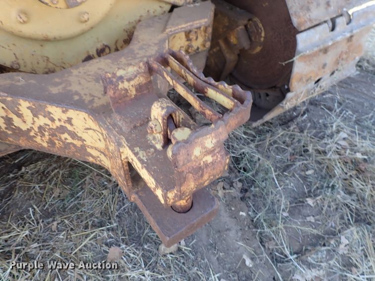 image for item DB7538 1986 Caterpillar D5H dozer