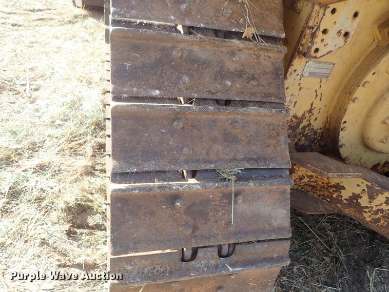 image for item DB7538 1986 Caterpillar D5H dozer