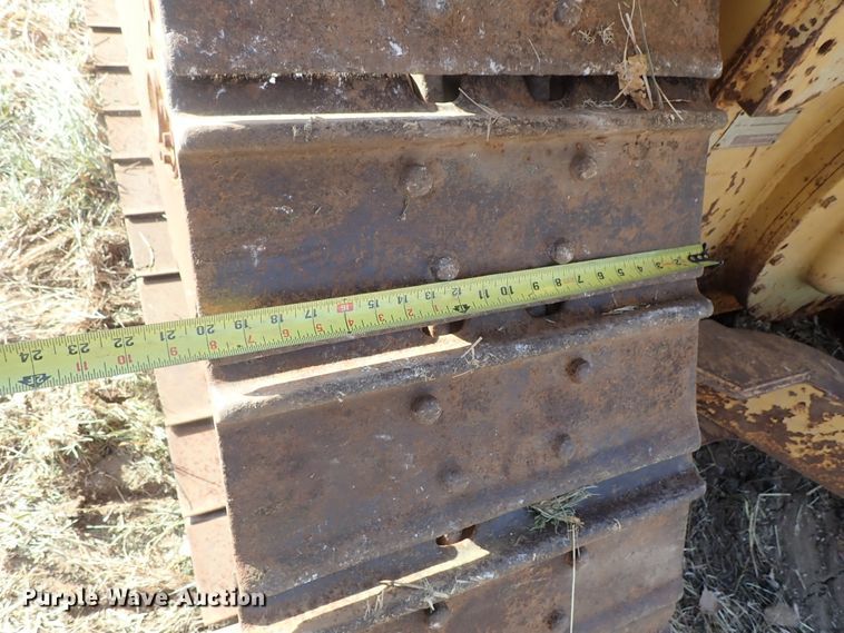 image for item DB7538 1986 Caterpillar D5H dozer