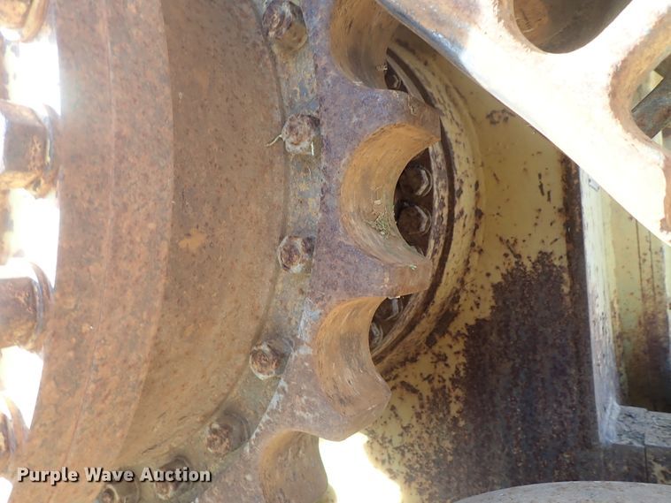 image for item DB7538 1986 Caterpillar D5H dozer