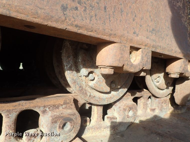 image for item DB7538 1986 Caterpillar D5H dozer