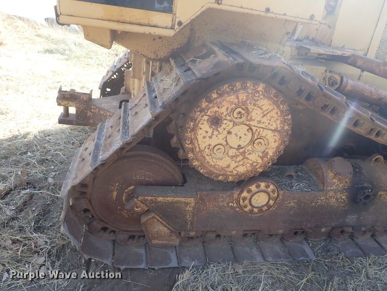 image for item DB7538 1986 Caterpillar D5H dozer