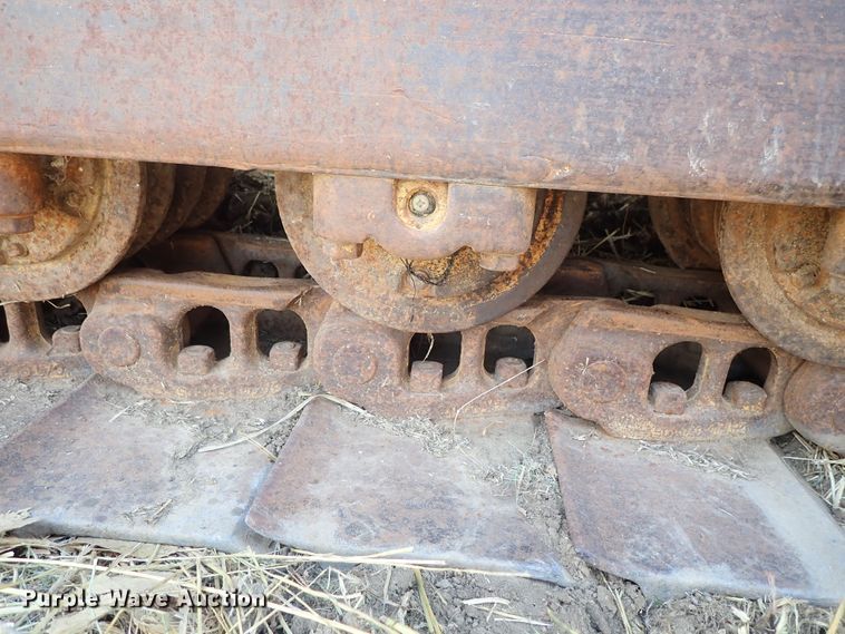 image for item DB7538 1986 Caterpillar D5H dozer