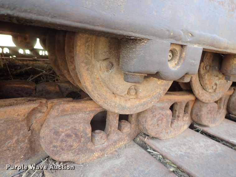 image for item DB7538 1986 Caterpillar D5H dozer