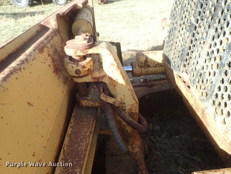 image for item DB7538 1986 Caterpillar D5H dozer