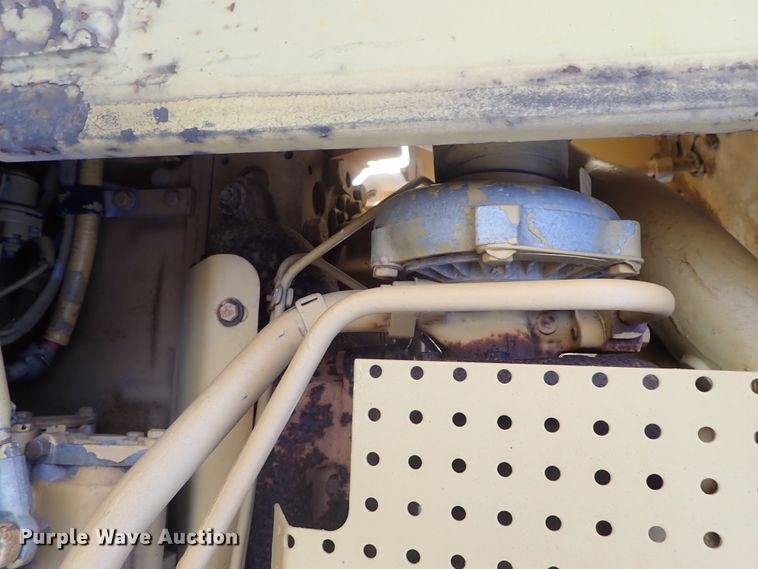 image for item DB7538 1986 Caterpillar D5H dozer