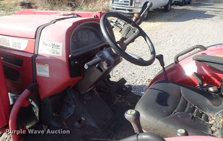 image for item DB7539 2006 Mahindra 3510 MFWD tractor