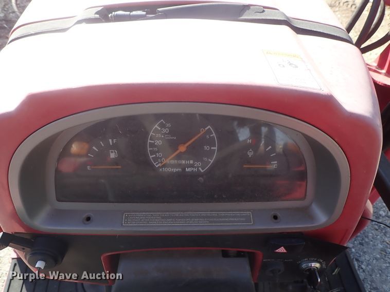 image for item DB7539 2006 Mahindra 3510 MFWD tractor