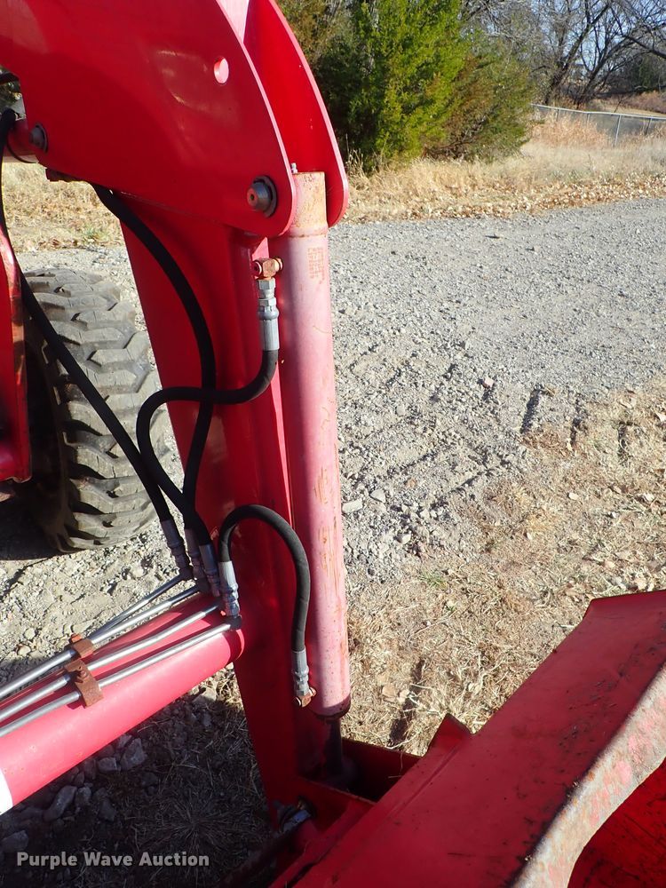 image for item DB7539 2006 Mahindra 3510 MFWD tractor