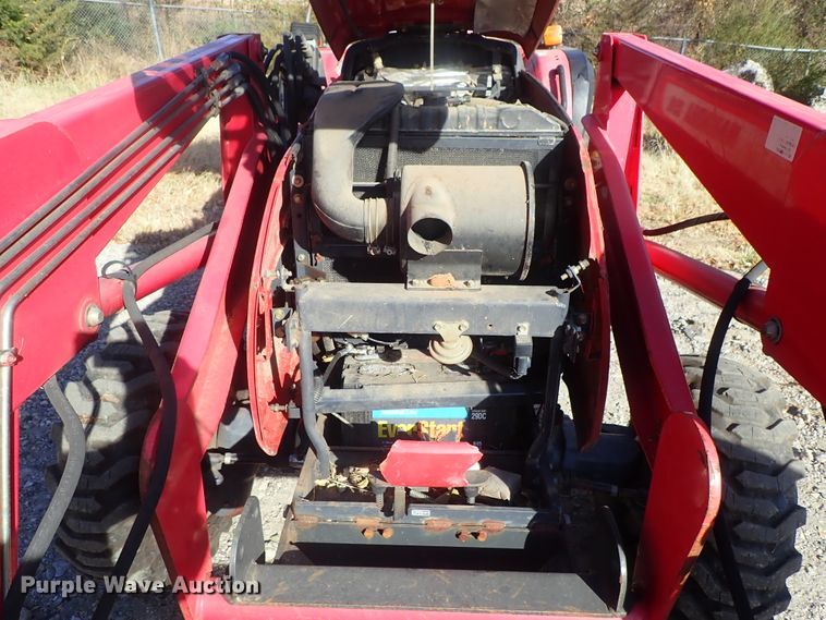 image for item DB7539 2006 Mahindra 3510 MFWD tractor