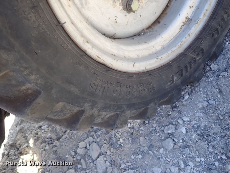 image for item DB7539 2006 Mahindra 3510 MFWD tractor