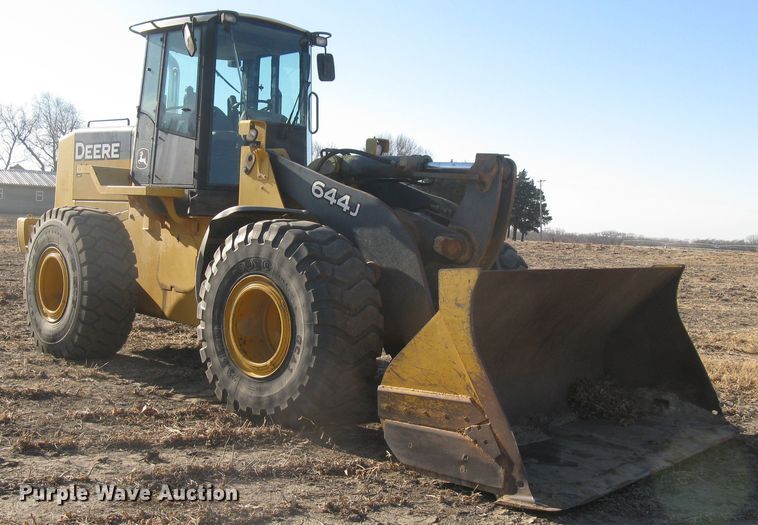 image for item DC1419 2004 John Deere 644J wheel loader