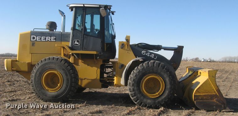 image for item DC1419 2004 John Deere 644J wheel loader