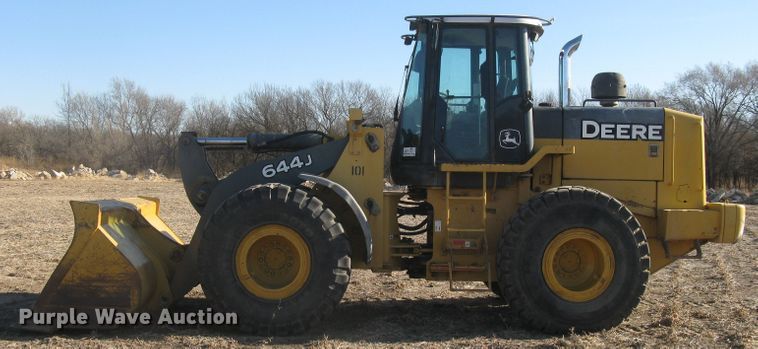 image for item DC1419 2004 John Deere 644J wheel loader