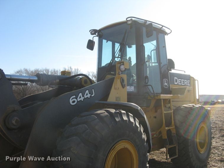 image for item DC1419 2004 John Deere 644J wheel loader