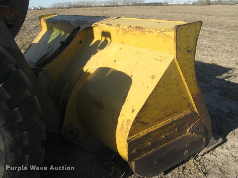 image for item DC1419 2004 John Deere 644J wheel loader