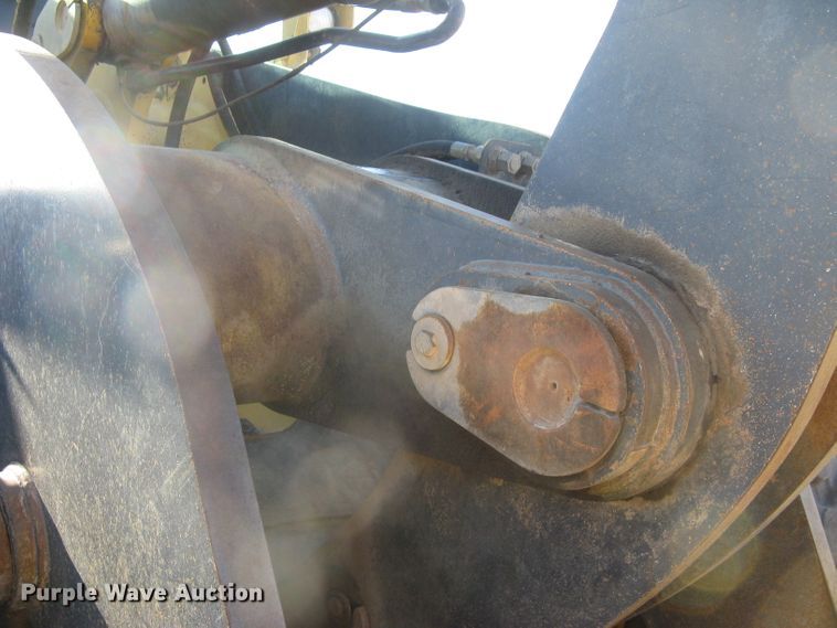 image for item DC1419 2004 John Deere 644J wheel loader