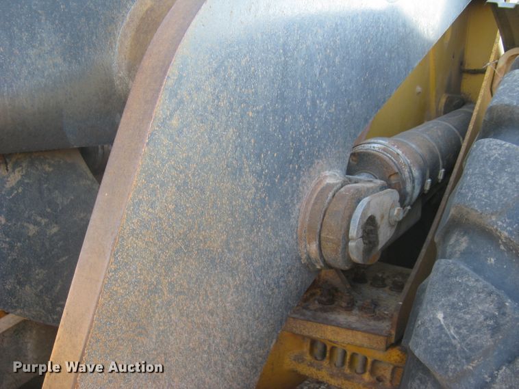 image for item DC1419 2004 John Deere 644J wheel loader