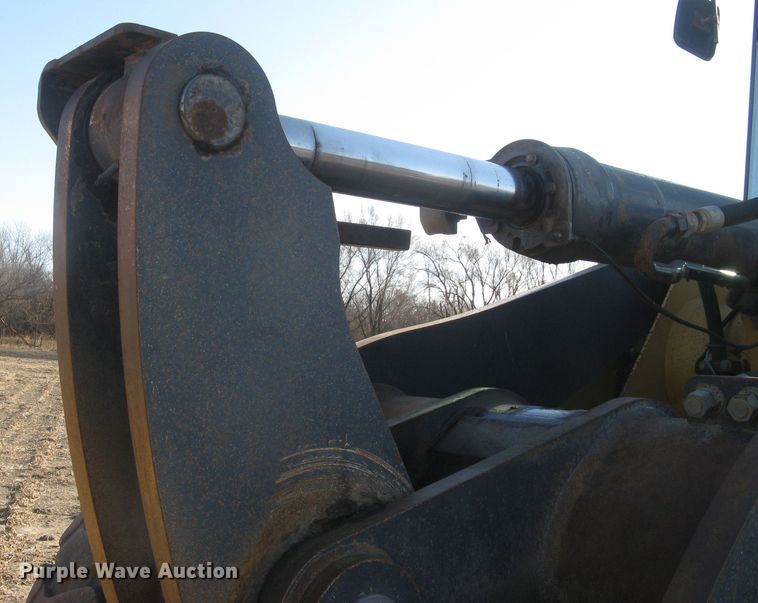 image for item DC1419 2004 John Deere 644J wheel loader