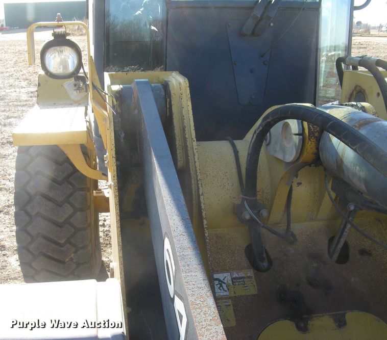 image for item DC1419 2004 John Deere 644J wheel loader