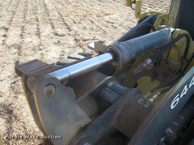 image for item DC1419 2004 John Deere 644J wheel loader