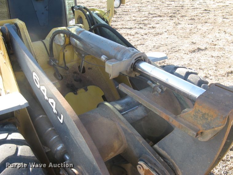 image for item DC1419 2004 John Deere 644J wheel loader