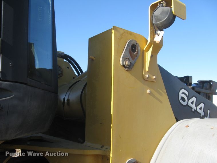 image for item DC1419 2004 John Deere 644J wheel loader