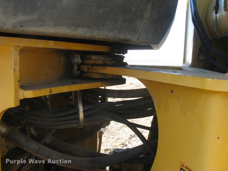 image for item DC1419 2004 John Deere 644J wheel loader