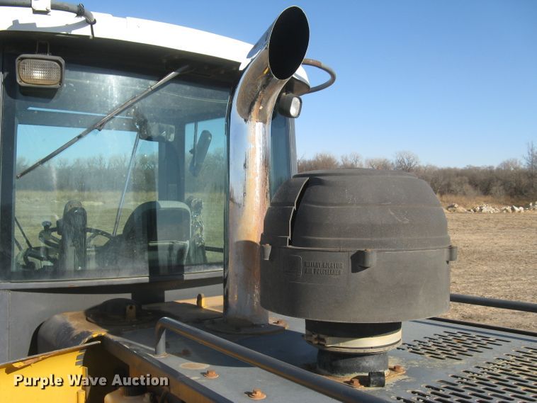 image for item DC1419 2004 John Deere 644J wheel loader