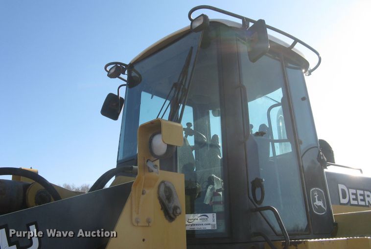 image for item DC1419 2004 John Deere 644J wheel loader